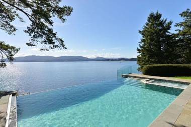 Oceanside Lodge On Saanich Inlet