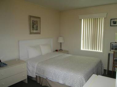 Edgewater Motel and Campground