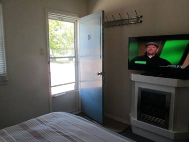 Edgewater Motel and Campground