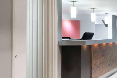 Super 8 by Wyndham Mt Hope Hamilton Intl Arpt ON