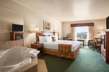 Grande Cache Inn & Suites