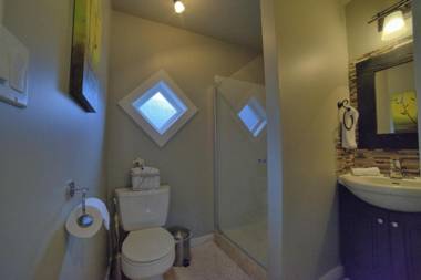 Shawnigan Suite B & B