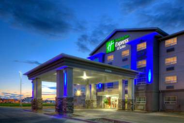 Holiday Inn Express and Suites Dawson Creek an IHG Hotel