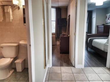 Cozy 2-Bedroom Apartment #25 by Amazing Property Rentals