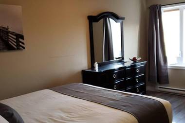 2-Bedroom Apartment Sweet #2 by Amazing Property Rentals