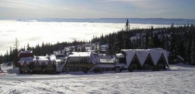 The Pinnacles Suites & Townhomes