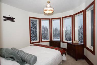 Vacation Homes by The Bulldog - Knight Star Lodge Properties