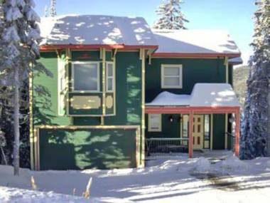 Vacation Homes by The Bulldog- Berker's Suite A