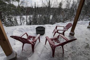 Hygge Overload! Panoramic Lakefront Cottage w/ Spa