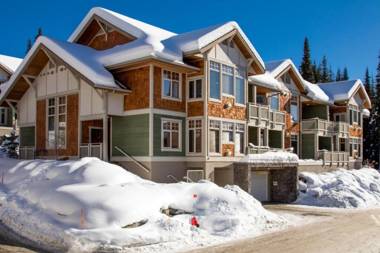 Settlers Crossing #29 By Bear Country