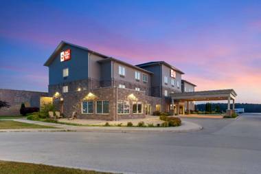 Best Western Plus Walkerton East Ridge Hotel