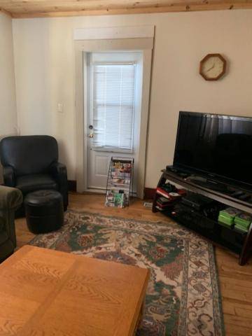 4 Bedroom Cottage on Manitoulin Island Next to Sand Beaches!