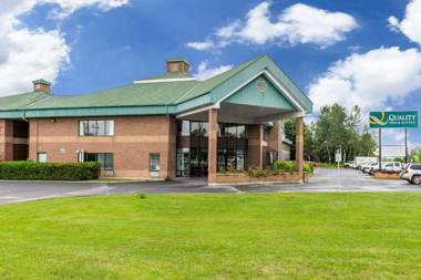 Quality Inn & Suites Hawkesbury