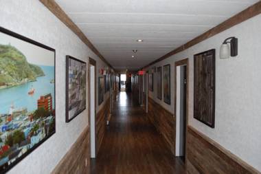 Edge of the Avalon Inn