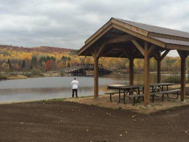 Four Seasons Algonquin Cabins