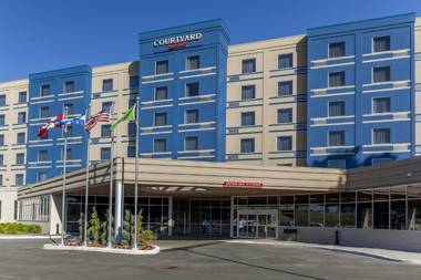 Courtyard by Marriott Montreal West Island/Baie D’Urfe