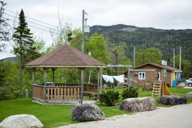 Middle Brook Cottages & Chalets