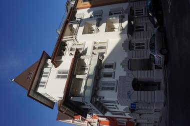 Luxury Apartments by Livingdowntown