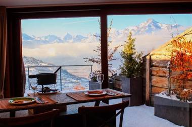 Chambre privée avec cuisine et salle de bain dans la chambre Winoka Lodge