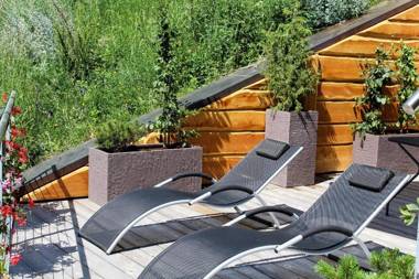 Chambre privée avec cuisine et salle de bain dans la chambre Winoka Lodge
