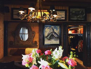 Le Coucou Hotel & Restaurant-Bar