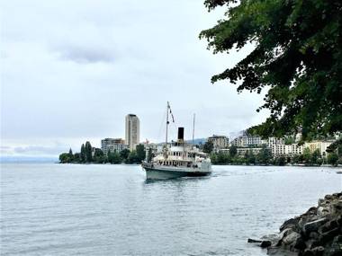 Lake & Mountain View Apartment I 27