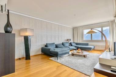 Alpine Stunning Apartment in Montreux by GuestLee