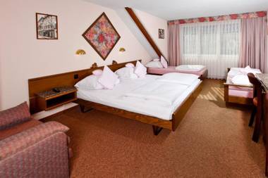 BASLERTOR Summer Pool Hotel