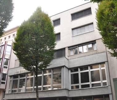 Large central bright flat