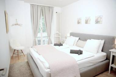 Central Bright & Cozy Apartments