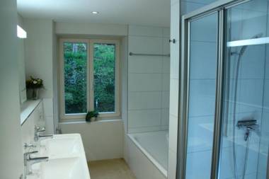 Easy Living Apartments