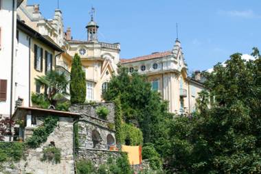 Lo Stallino - Casa di Borgo con giardinetto