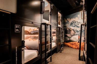 Capsule Hotel - Alpine Garden Zurich Airport