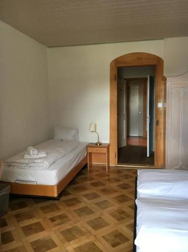 Carlton-Europe Vintage Adults Hotel