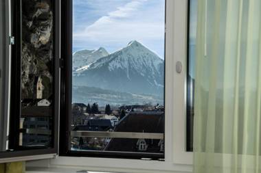 Hotel Merkur - West Station Lodge