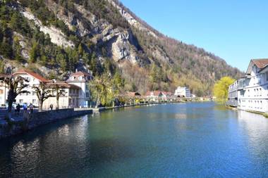 The River Holiday Apartment