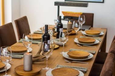 The Lodge by Mrs Miggins | contactless check-in