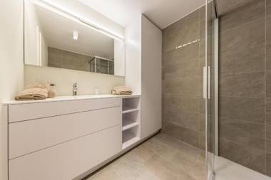 Olympic R2 - pied des pistes - carless holidays!