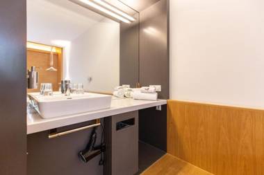 Hotel & Lounge by Hyve Basel SBB
