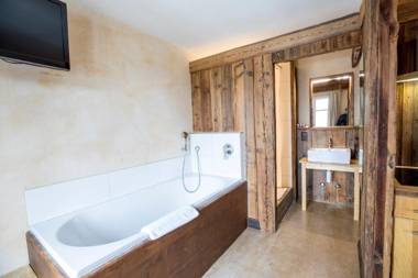 Wetterhorn Apartments