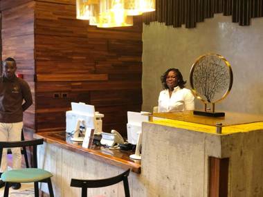 Roots Hotel Apartments Abidjan