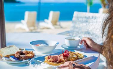 Muri Beach Club Hotel