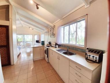 Muri Lagoon View Bungalows - Hillside Bungalow