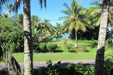 Raina Beach Apartments & Houses