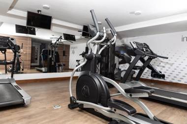 Viña Retreat - 2BR W / Pool Wifi & Parking