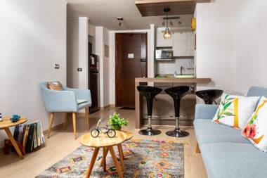 Viña Retreat - 2BR W / Pool Wifi & Parking