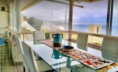 Encanto de Reñaca vista al mar a pasos de todo.