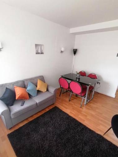 Departamento primera línea frente al casino.