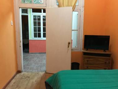 Hostal Tricontinental