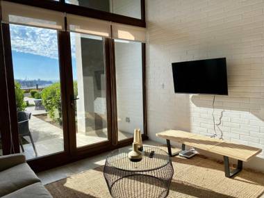 TOP 1 Amplio Loft con Jardín en el mejor proyecto de Valparaíso con estacionamiento Servicio HOM